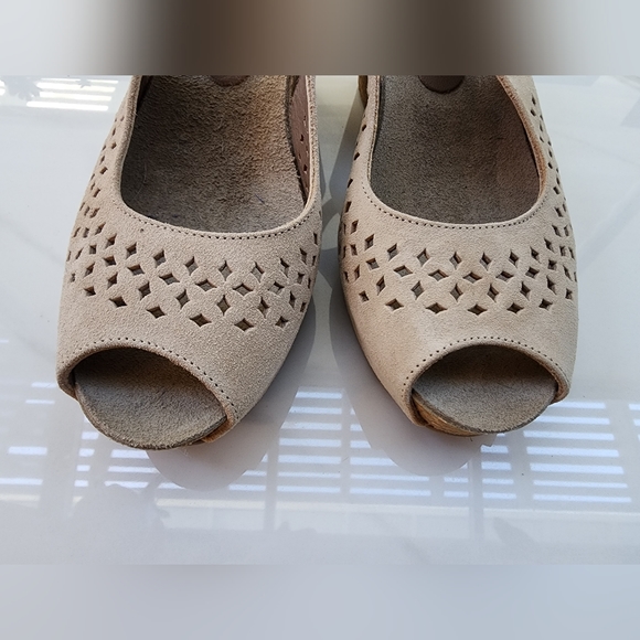 Cordani Italy Tan Suede Leather Cork Wedge size 40 US 8.5 - Picture 3 of 15